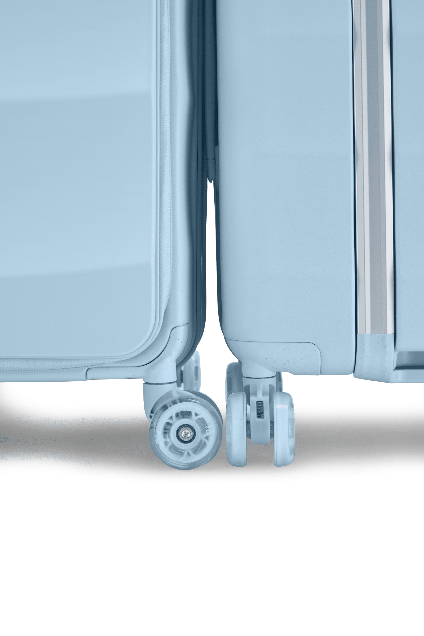 Max Tank Suitcases in Delicate Blue